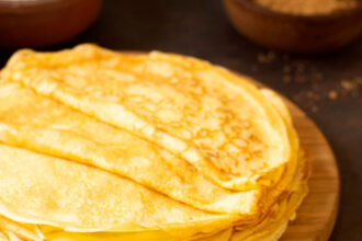 Pâte légère pour des crêpes minceur : astuces et recettes pour se faire plaisir !